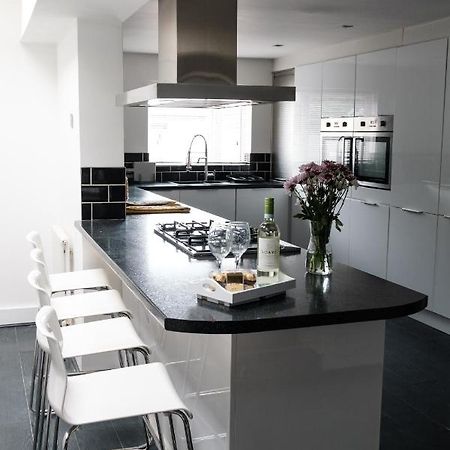 Gorgeous 3 Bedroom Victorian Townhouse Lisburn Exteriör bild