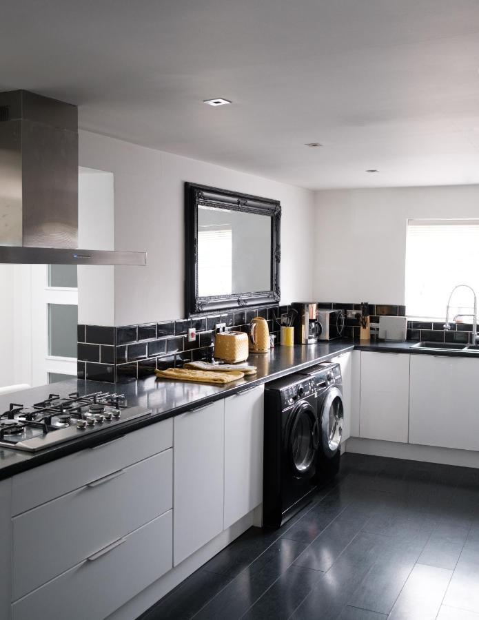 Gorgeous 3 Bedroom Victorian Townhouse Lisburn Exteriör bild
