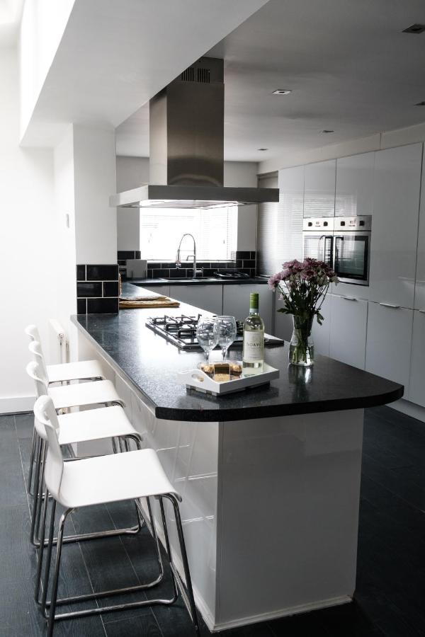 Gorgeous 3 Bedroom Victorian Townhouse Lisburn Exteriör bild